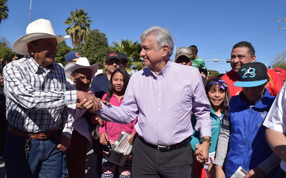 Llama AMLO a terminar con las privatizaciones