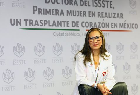 María del Sol García Ortegón, primera cirujana en realizar trasplante de corazón en México
