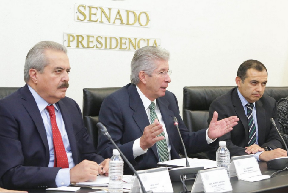 Empresas deben responder por Paso Exprés, señala Ruiz Esparza a senadores y diputados