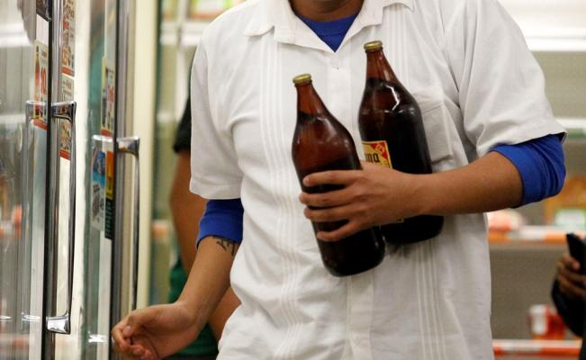 Piden a Ayuntamientos no permitir venta de alcohol en mercados y vía pública