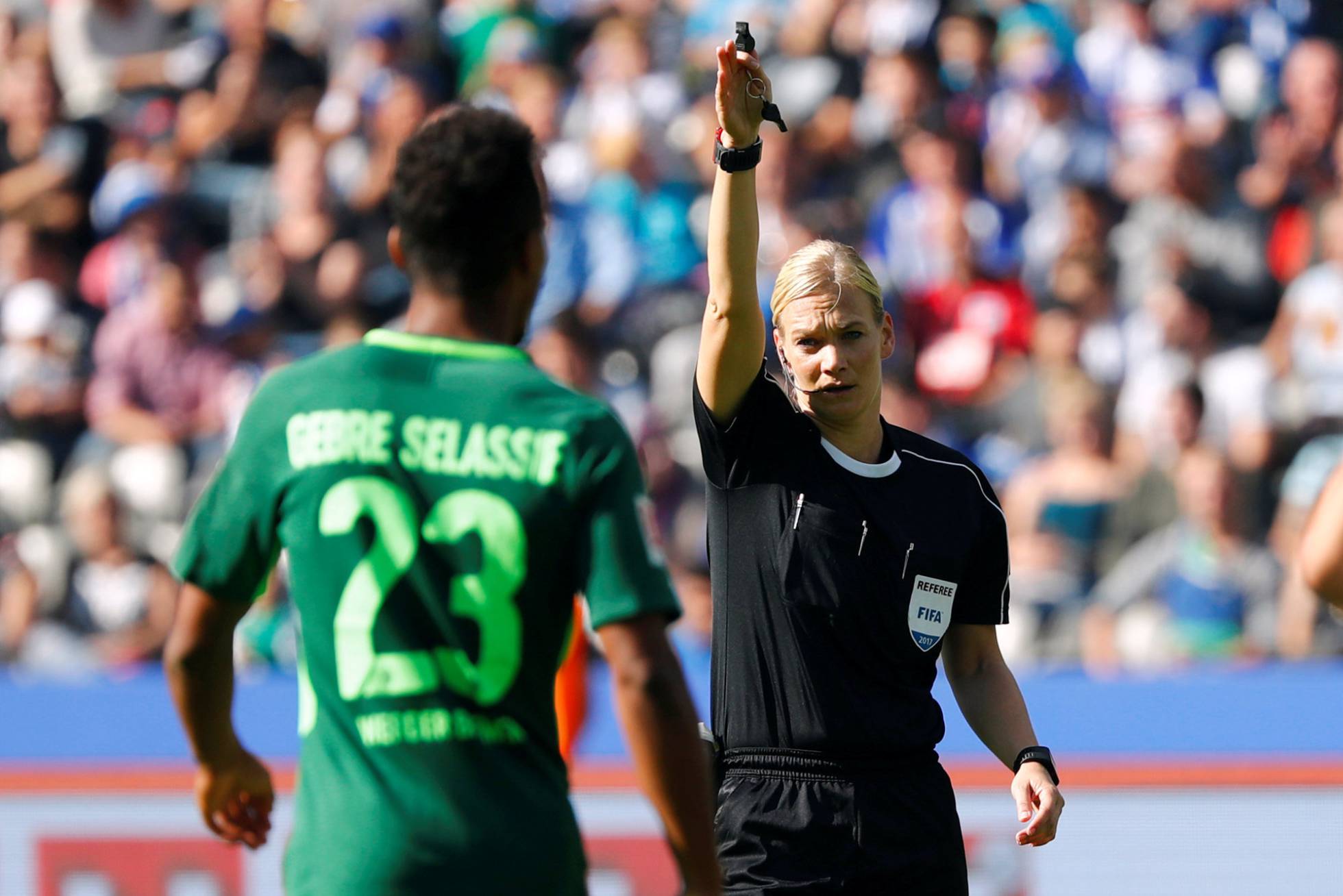 Bibiana Steinhaus, la mujer que hace historia en el fútbol europeo