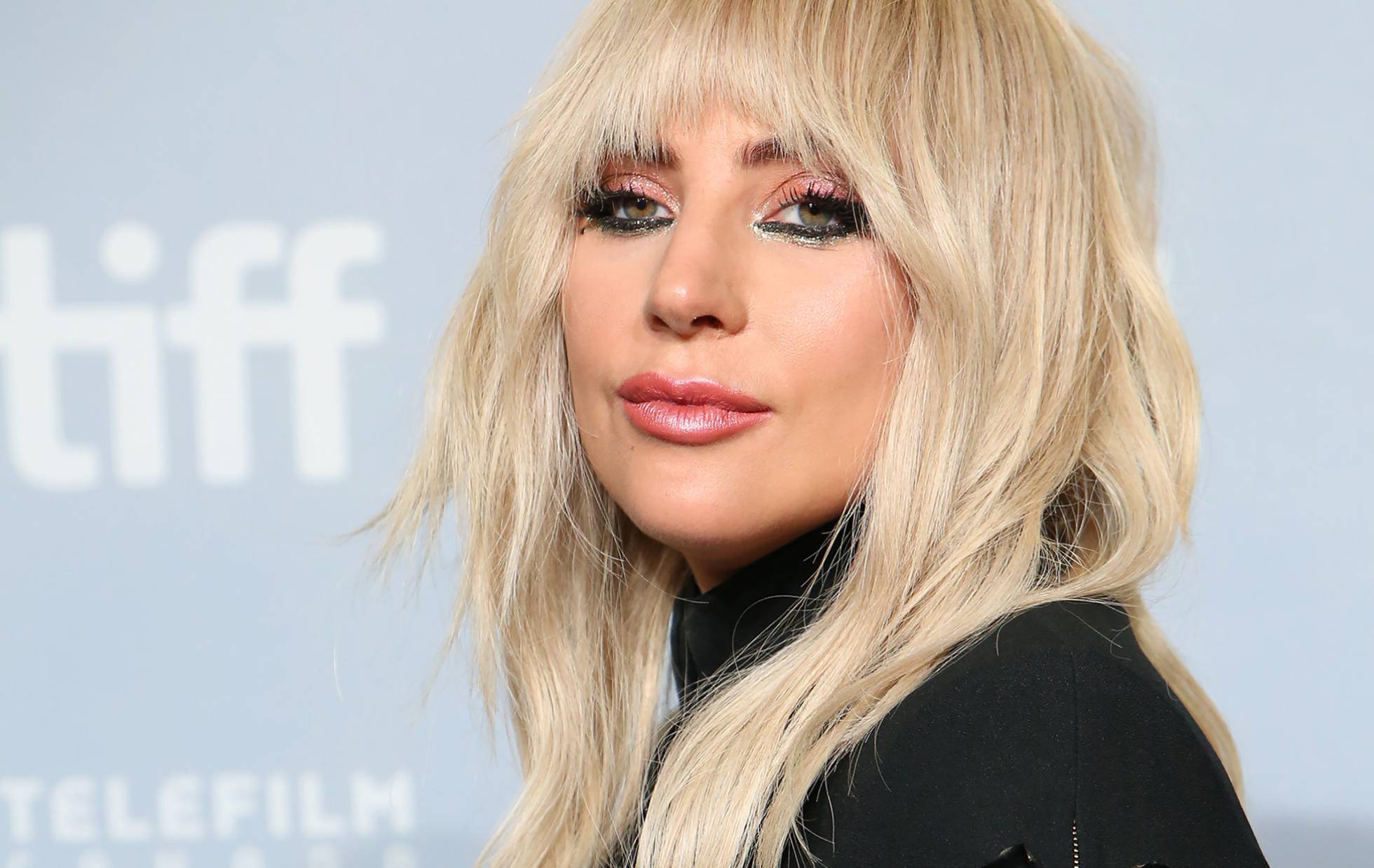 Lady Gaga dejará temporalmente la música, padece fibromialgia