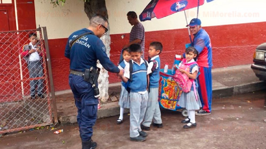 Implementan operativo de vigilancia en escuelas de Michoacán