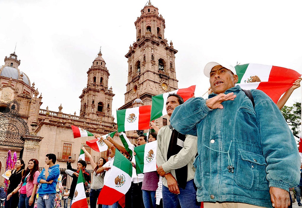 DE ENCANTOS Y DESENCANTOS: Identidad mexicana