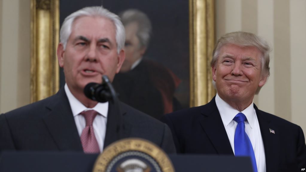Trump duda de la permanencia de Rex Tillerson como secretario de Estado