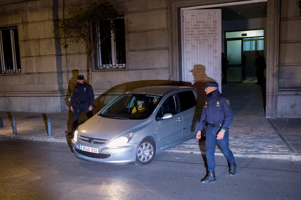 Presidenta del Parlamento catalán sale de prisión tras pagar fianza