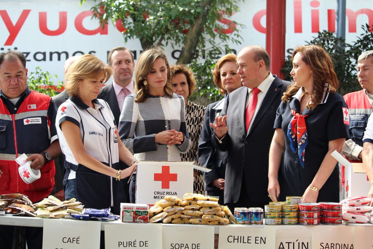 La reina Letizia de España visita la Cruz Roja Mexicana
