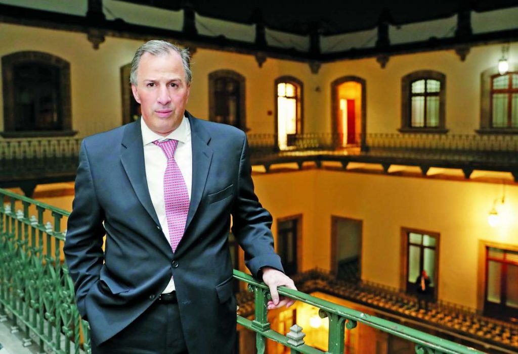 Peña Nieto presenta cambios en gabinete: José Antonio Meade renuncia a Hacienda