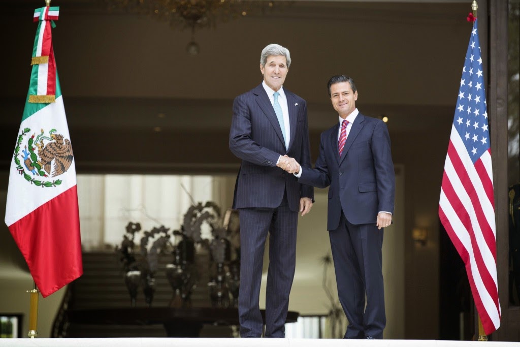 Peña Nieto y John Kerry dialogan sobre logros a favor de la vida marina