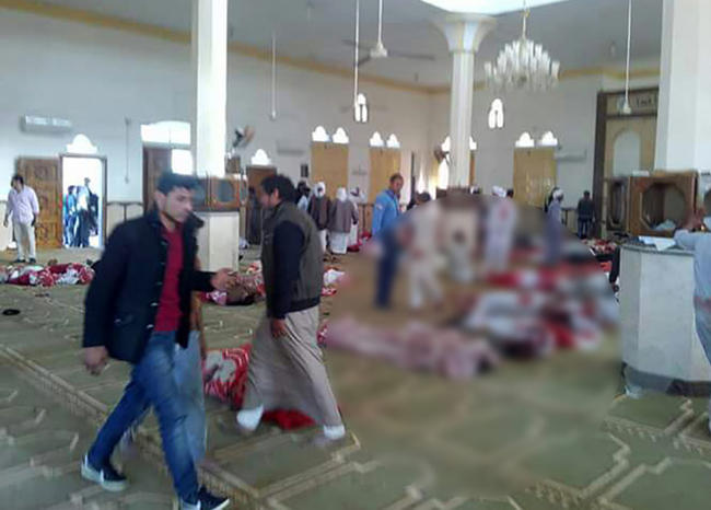Más de 200 muertos deja atentado contra mezquita en Egipto