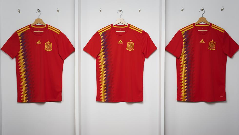 Camiseta mundialista de España crea polémica por un efecto óptico