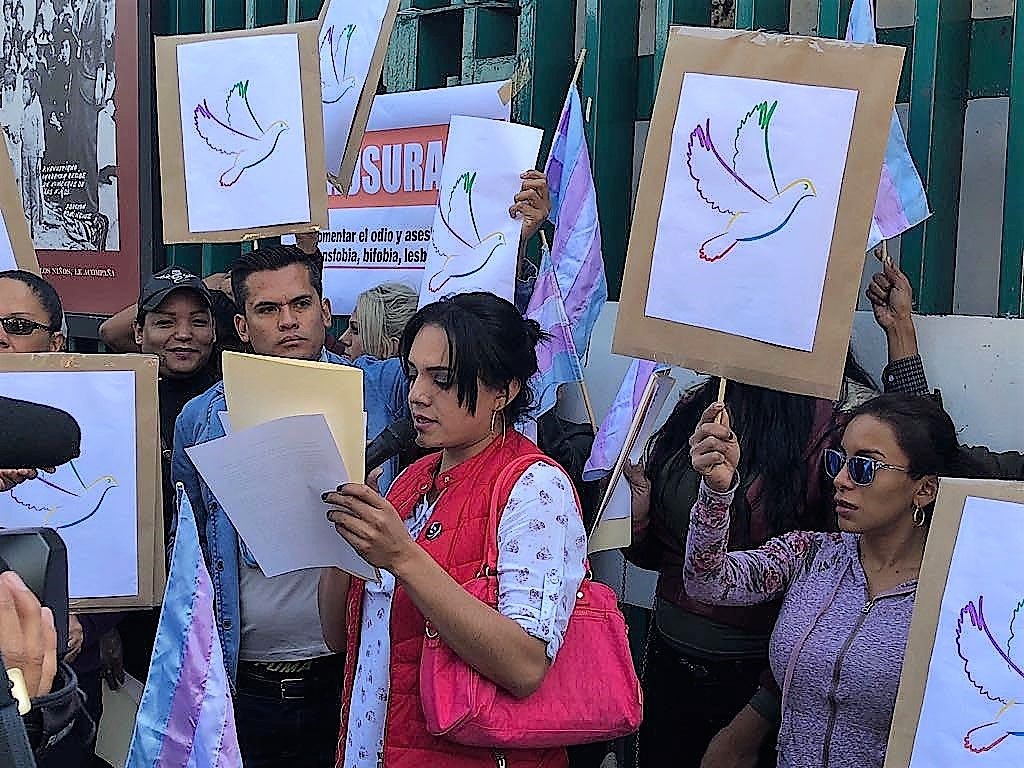 Mujeres trans clausuran sede nacional del PRI