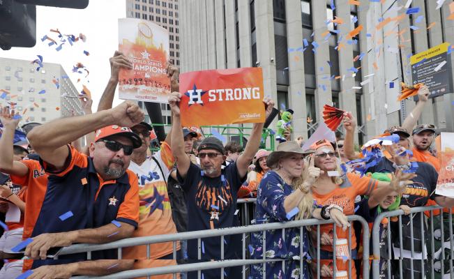 Houston se pinta de naranja y azul para festejar a los Astros