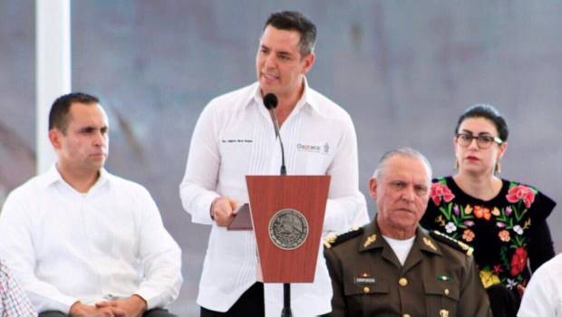 “Ha abrido una brecha”, dice gobernador Alejandro Murat, frente a Peña Nieto