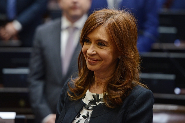Juez ordena desafuero y arresto de Cristina Fernández