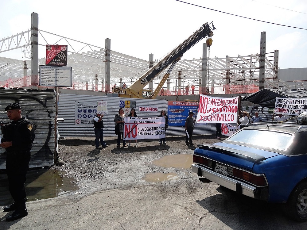 Grandes empresas persisten en construir obras irregulares en Xochimilco