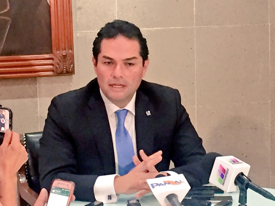 Entrega alcalde de Huixquilucan segundo informe de gobierno