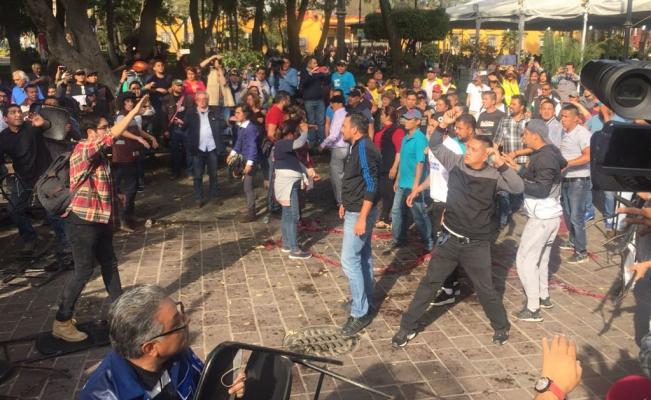 Se registra riña previo a mitin de AMLO en Coyoacán