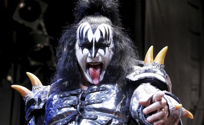 Gene Simmons, de Kiss, es demandado por acoso sexual