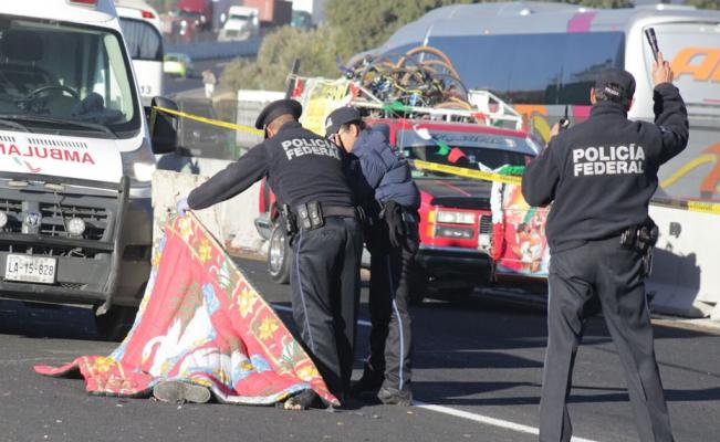 Mueren al menos 8 peregrinos en choque en la México-Puebla