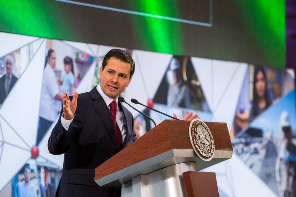 Peña Nieto pide “apretar el paso” para cumplir las metas