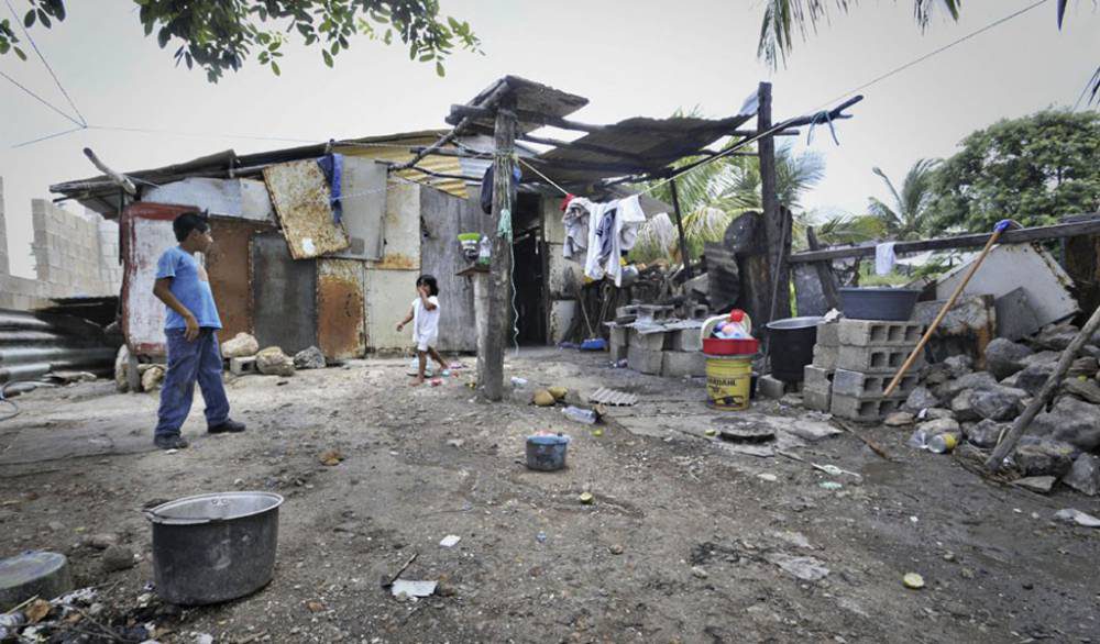 Ecatepec, el municipio con más pobres en el país; Oaxaca tiene el de mayor porcentaje