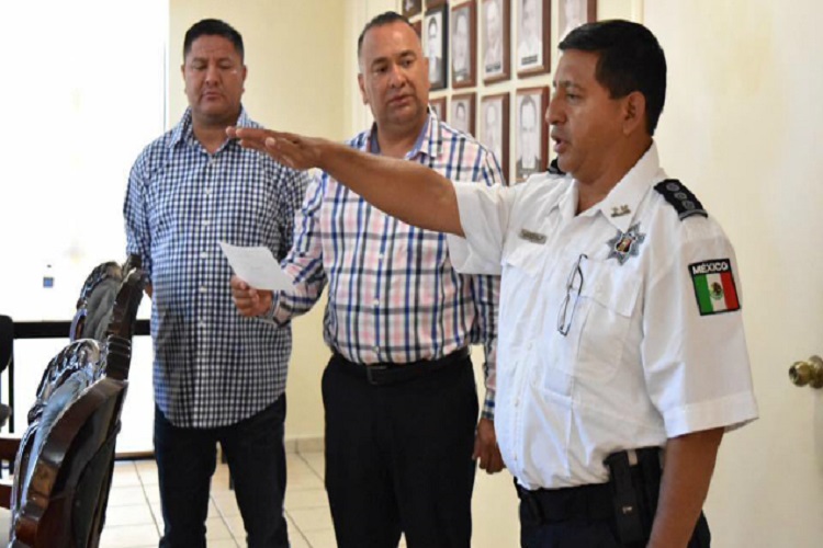 ‘Levantan’ a Director de la Policía Municipal de Elota, Sinaloa, mientras comía