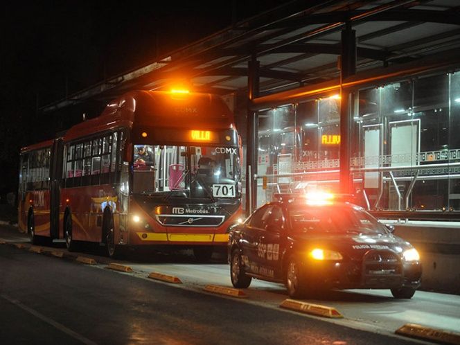 Policías se infiltrarán en Metrobús para evitar robos