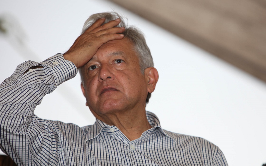 Pide AMLO al INE que investigue a quiénes contratan a publicistas para realizar campaña de miedo en su contra