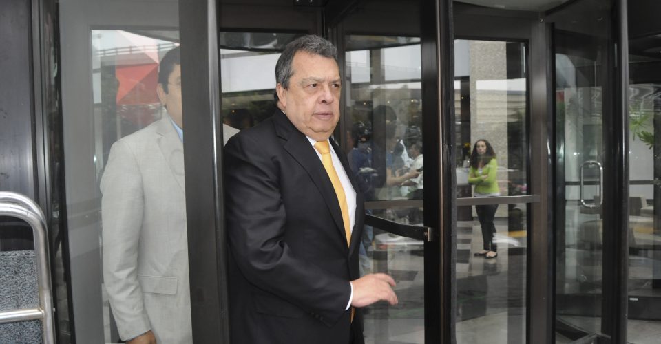 Ángel Aguirre declina a candidatura por diputación federal