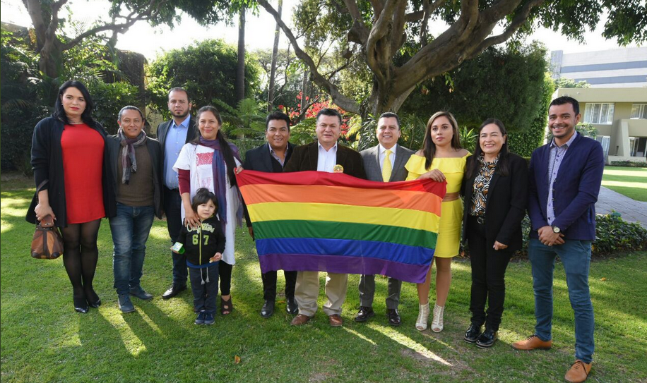 Se reúne presidente nacional del PRD con militantes y activistas LGBTTTI