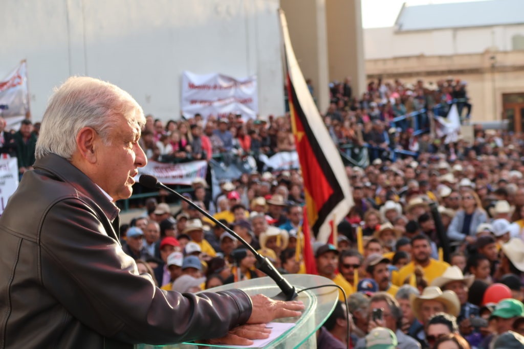 “¡Aunque nos echen montón, les vamos a ganar!” a los precandidatos de la mafia del poder, asegura AMLO