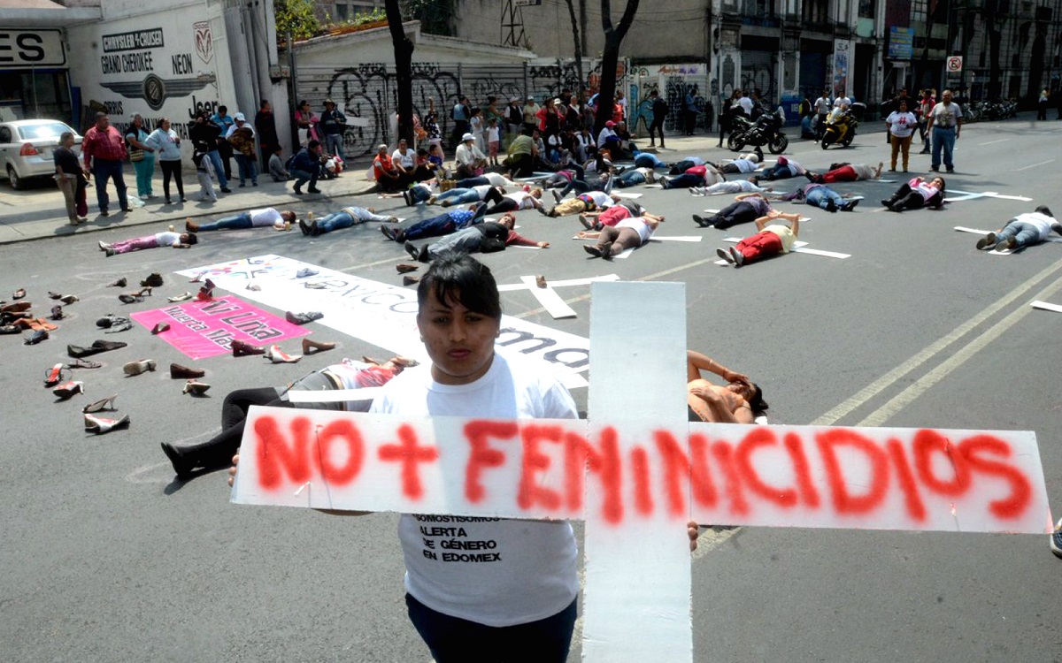 Presentan diputados la propuesta de homologación del tipo penal de feminicidio al titular de la FGR y a legisladores locales