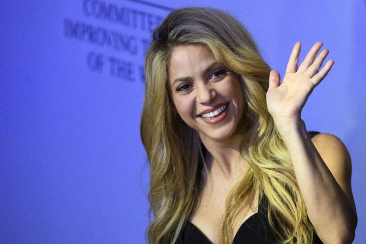 Shakira triunfa en los Grammy Awards