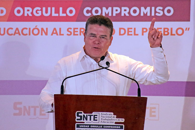 Es ilegal que Juan Díaz de la Torre se ostente como líder sindical: SNTE