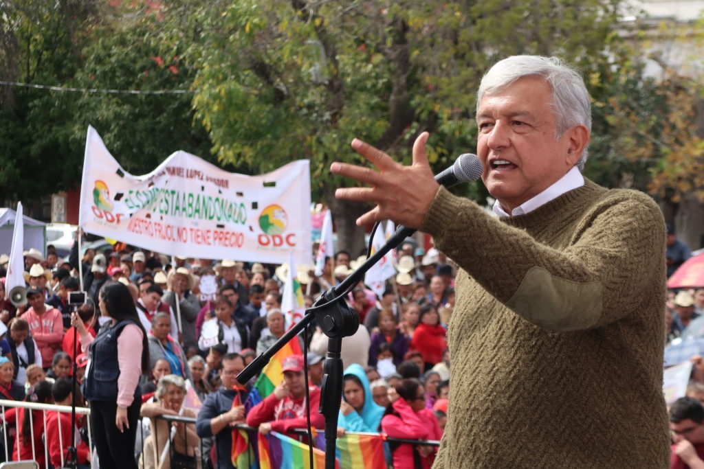 Denuncia López Obrador que hay un intercambio de información del CISEN con estrategas de la mafia del poder