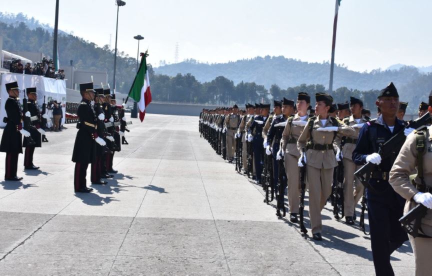 La bandera nacional es el emblema que inspira el esfuerzo para hacer un México mejor: Sedena