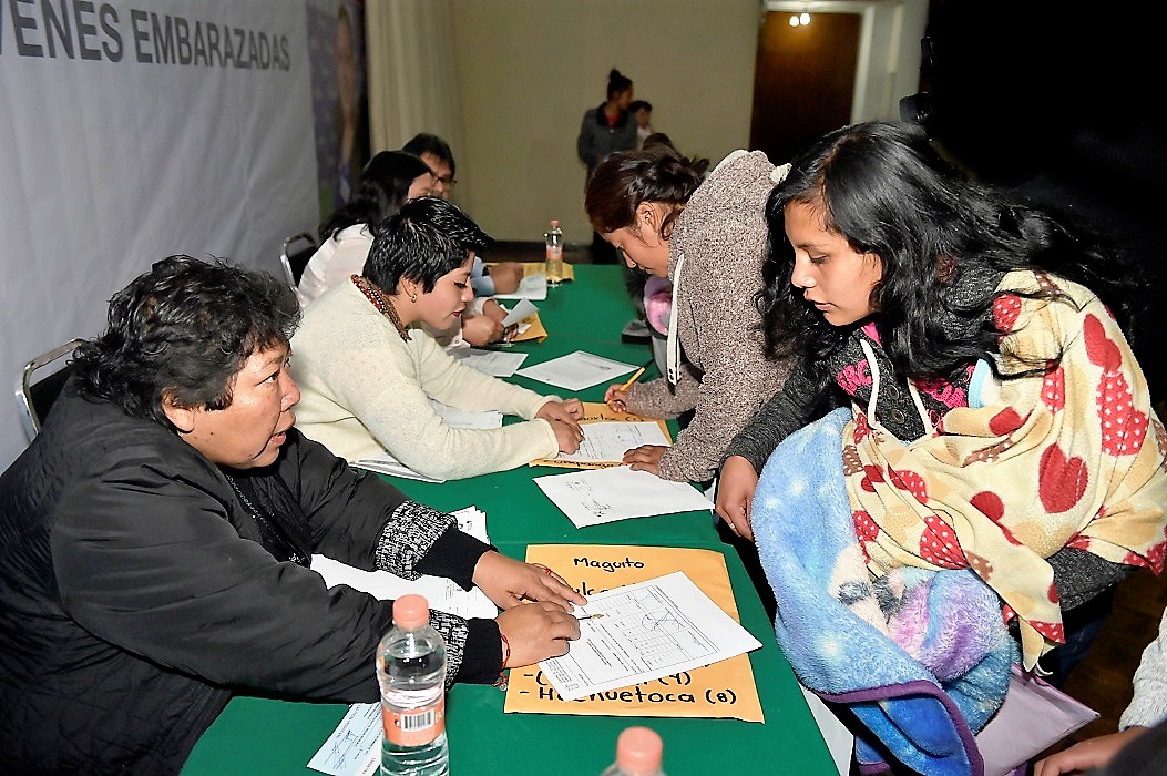 Fortalece DIFEM educación de madres jóvenes y jóvenes embarazadas