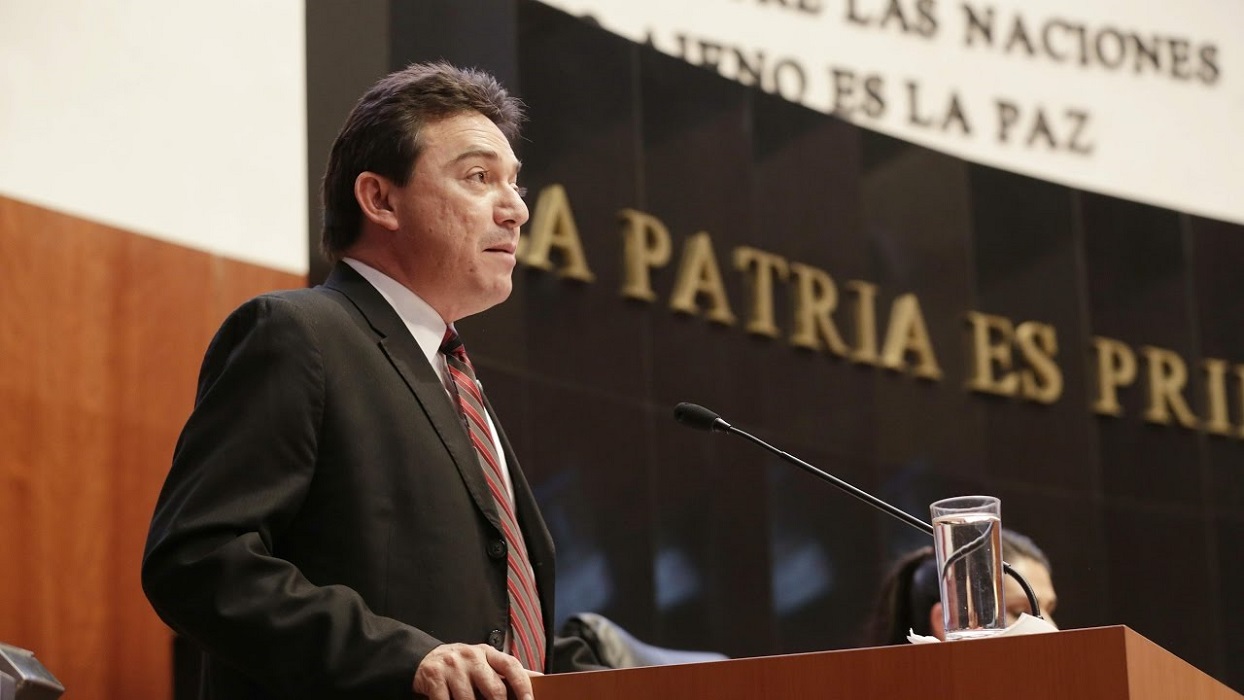 El senador Daniel Ávila Ruiz en contra de la privatización del agua