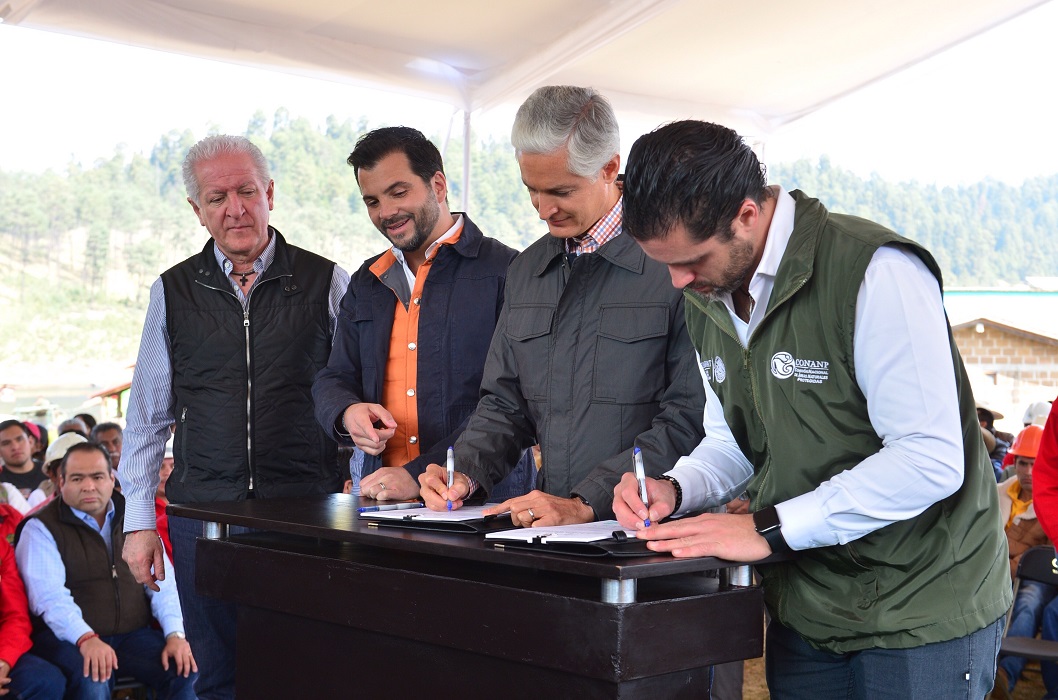 Firma Alfredo del Mazo convenios para mejorar cuidado de bosques y áreas naturales protegidas del Edomex
