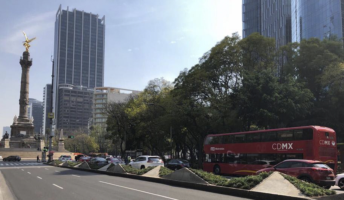 Apertura de Metrobús en Reforma no pasa de este mes: Mancera; autobuses realizan pruebas