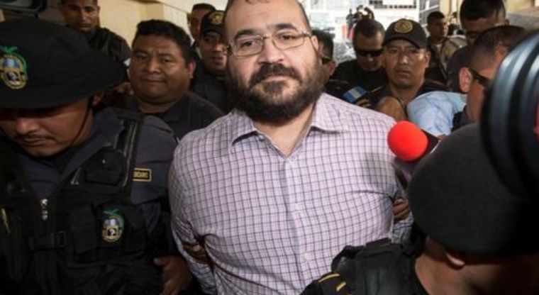 Javier Duarte se pone a disposición de la PGR por desaparición forzada