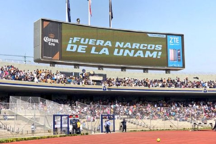 ¡Fuera narcos de la UNAM! exigen previo al encuentro Pumas vs Chivas