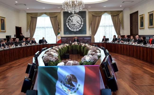 Peña Nieto pide a gabinete vigilar y respetar la ley durante el proceso electoral