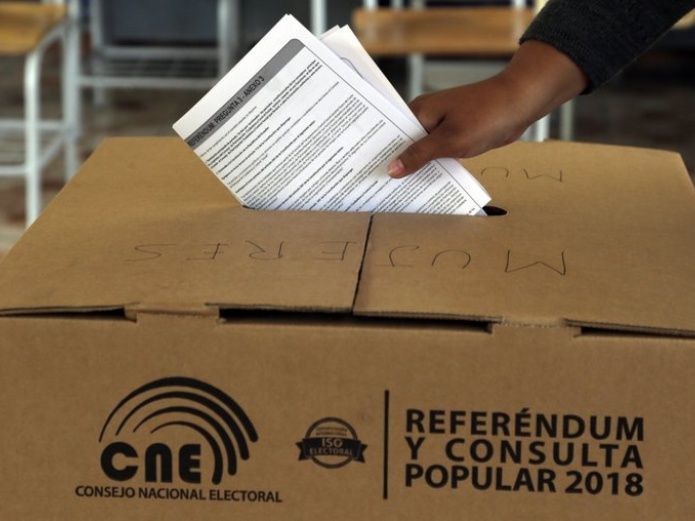 Ecuador rechaza la reelección indefinida