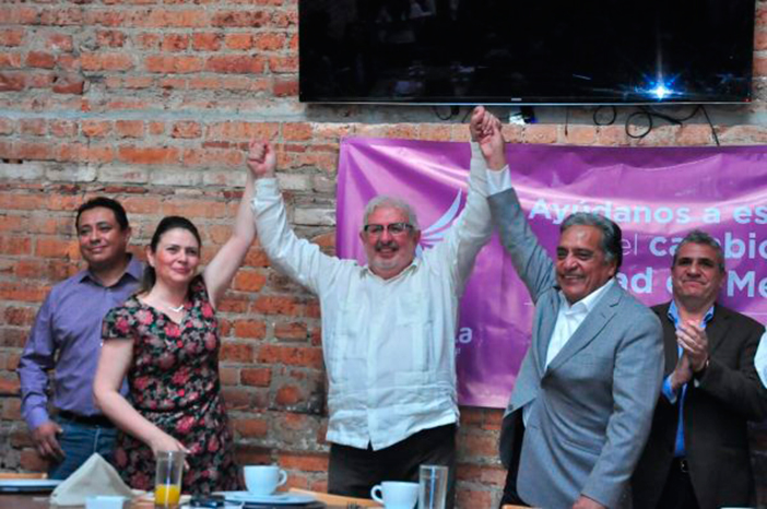 Superbarrio Gómez se lanza como candidato al gobierno de la CDMX