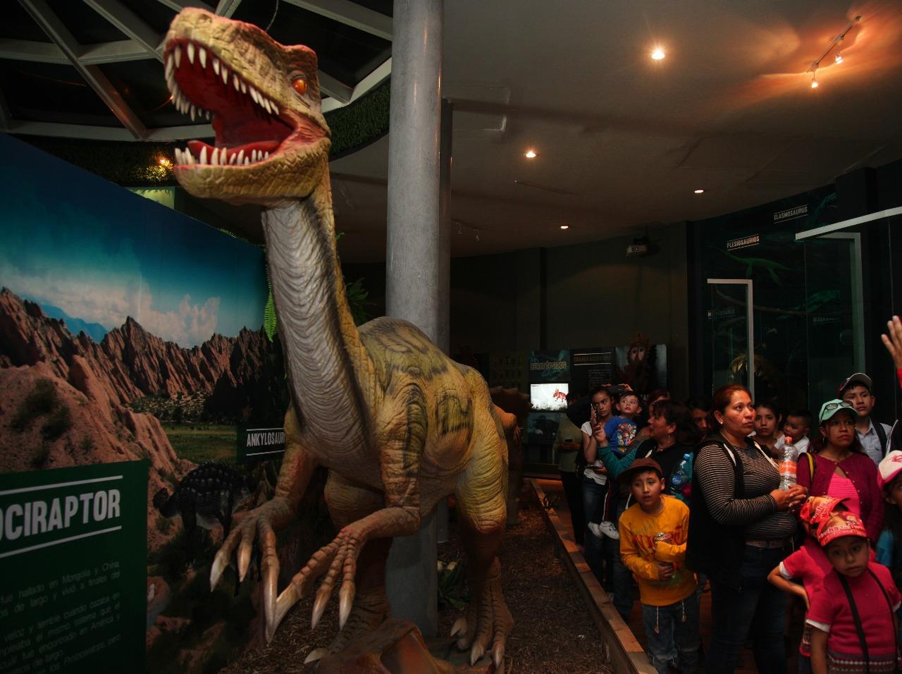 Dinosaurios monumentales invaden Jurásica en Ecatepec