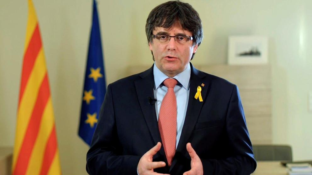 Puigdemont renuncia a la presidencia de Cataluña; apoyará a Jordi Sánchez