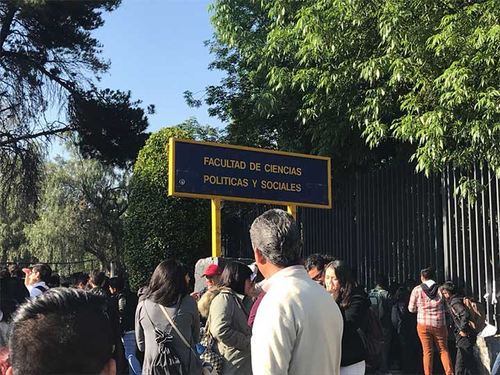 Por acoso sexual, alumnas ‘toman’ la Facultad de Ciencias Políticas de la UNAM