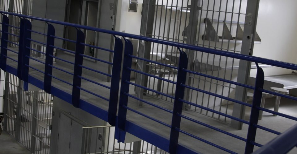 Profeco investiga precios en tiendas de cárceles tras quejas de reos